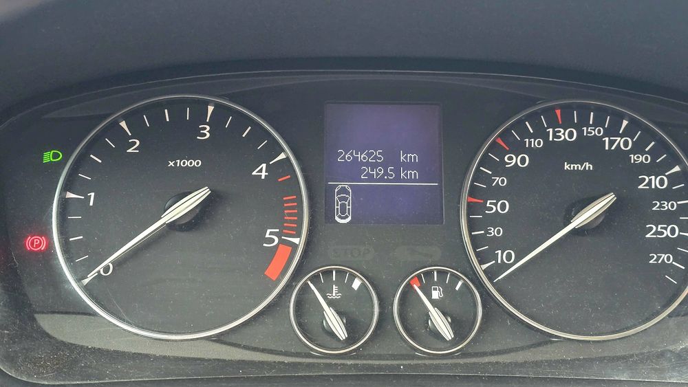 Persoana fizica vând Renault Laguna 3, facelift 2010