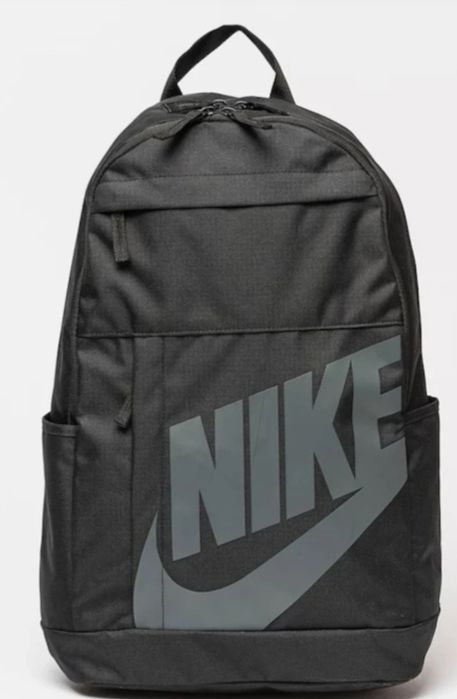 Rucsac nou Nike cu etichetă