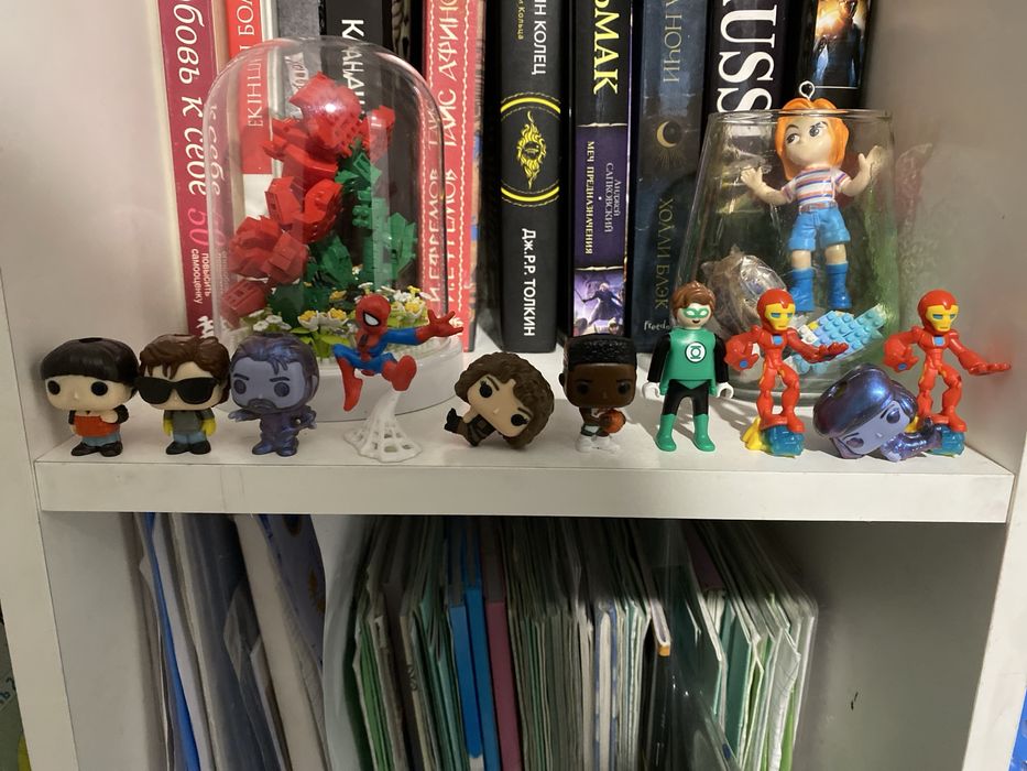 Продаю киндеры осд, марвел и дс