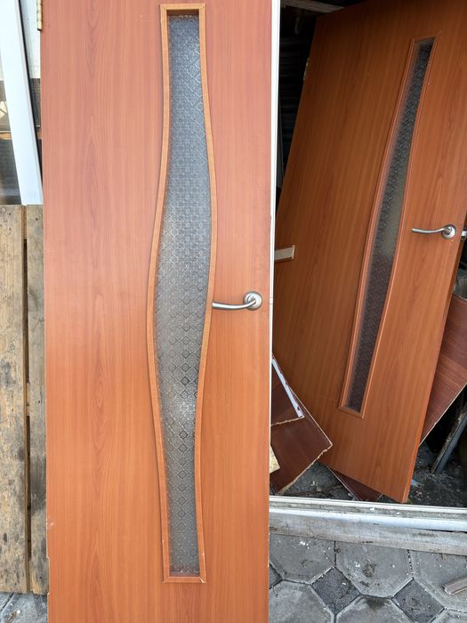 Продается б/у межкомнатные двери