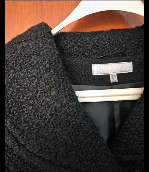 Ново дамско черно буклено палто на Riva размер 52