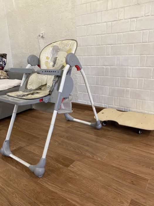 Детский стульчик для кормления