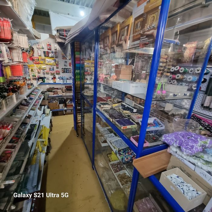 Продам витрины б/у