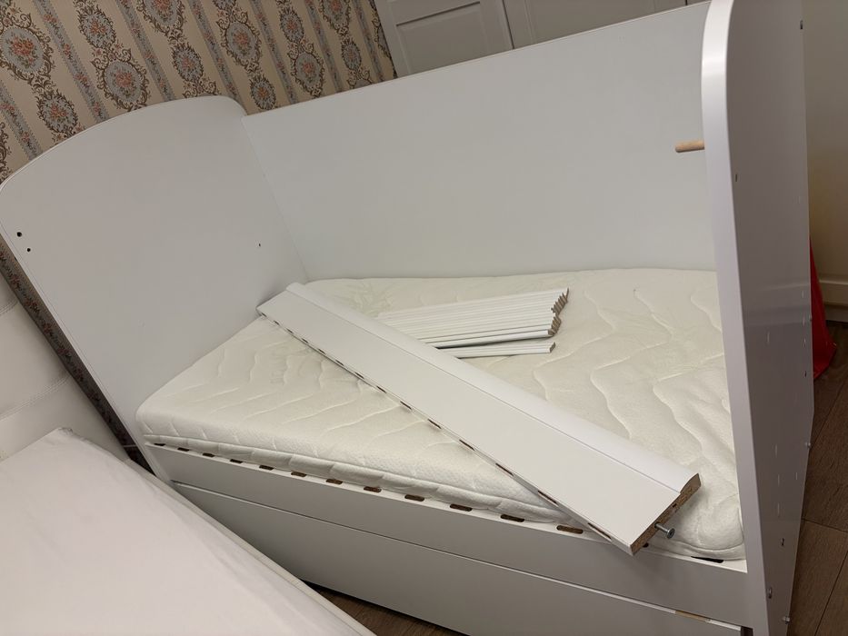 Бяла дървена кошара 120/60