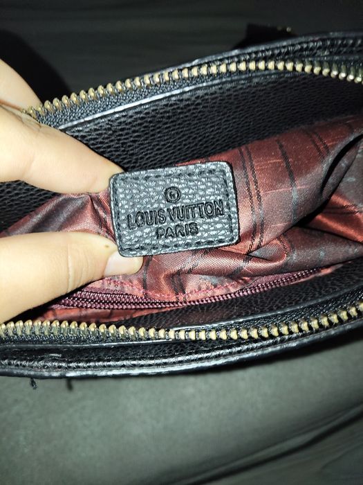 Vând geantă in stare foarte buna