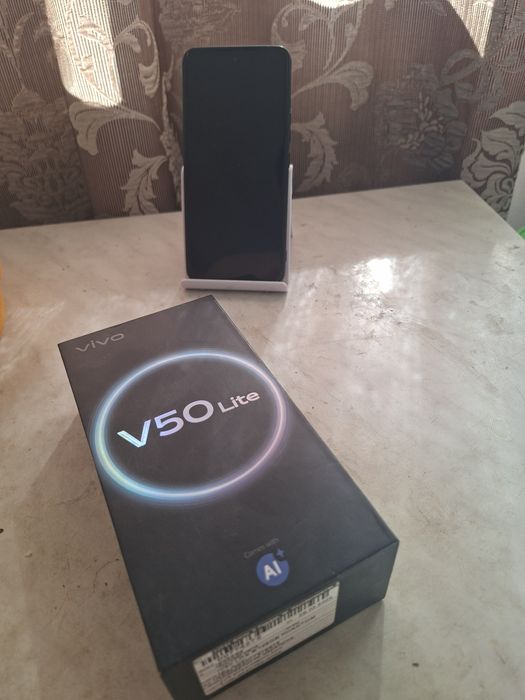 Продам смартфон VIVO V50 lite 4g