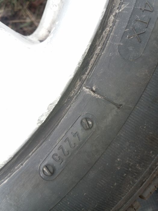 Джанти с перфектни ЧИСТО НОВИ гуми от ситроен ц2, Citroen C2