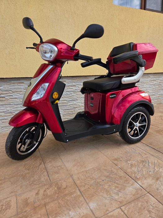 Scuter electric  3 roti  !