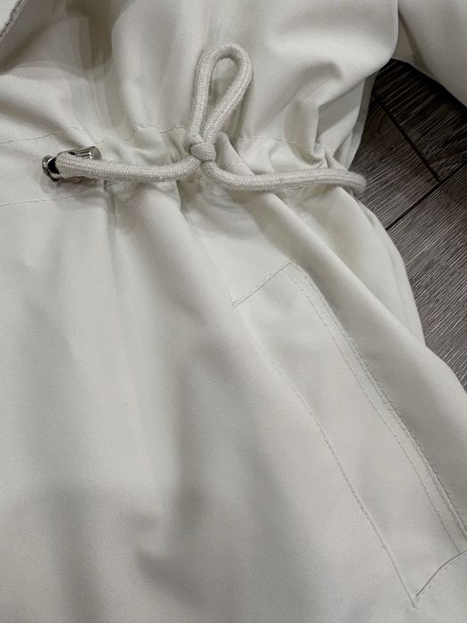 Продам парку женскую