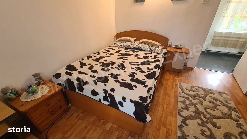 Casă de vânzare în comuna Albeștii de Argeș, județ Argeș.