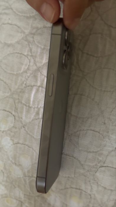 Iphone 15 pro sim+esim