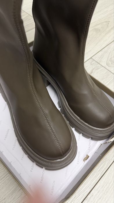 Cizme lungi maro marimea 37 noi