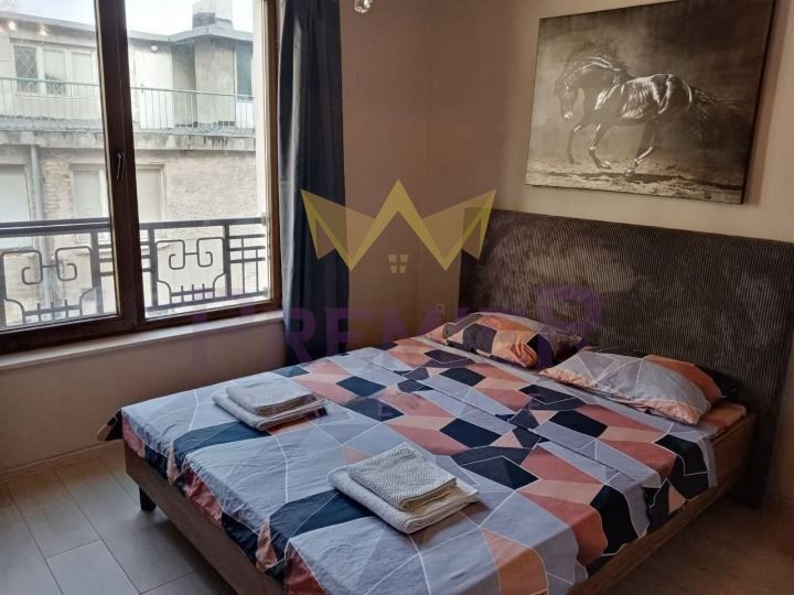 Дава се под наем Тристаен апартамент в Варна, Център - 70 кв.м за 850 € - Снимка #6