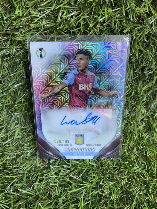 Номерирани колекционерски карти с автографи и тениски.