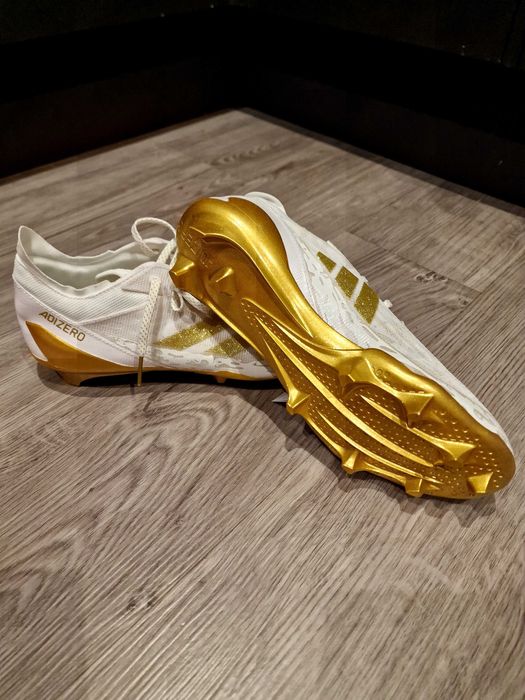 Футболно обивки Adidas Adizero