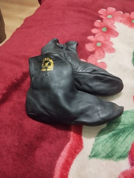 Maxsi.45 razmer yangi