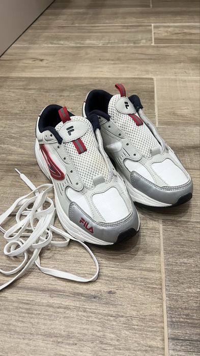 Продам кроссовки на мальчика