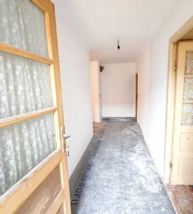 Casă și teren mare în Ghirdoveni, la șoseaua principală