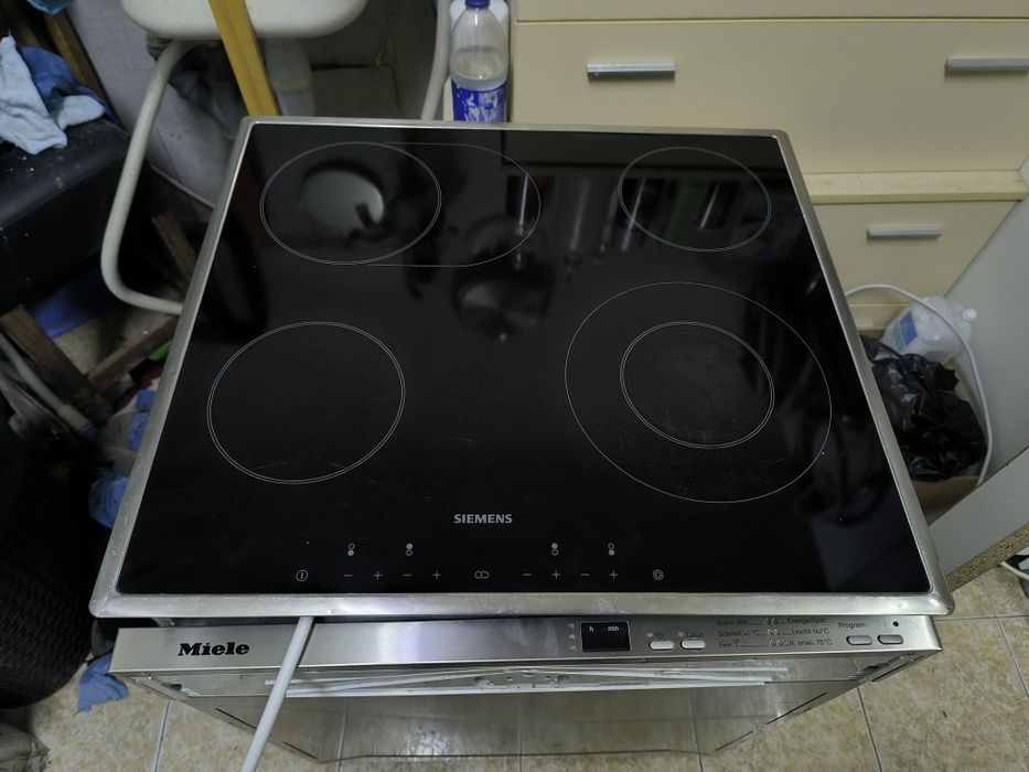 Фурна с керамичен плот Siemens ET 735501