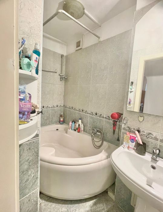 Inchiriez apartament 2 camere, zona Mehedinti