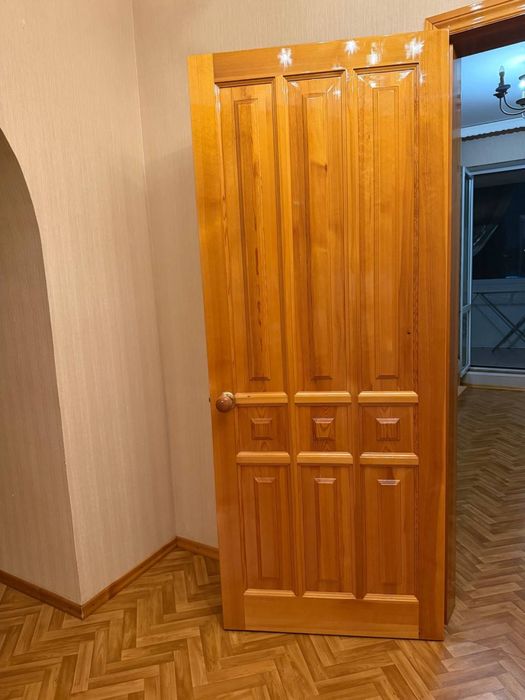 Срочно торг! Продам деревянные двери
