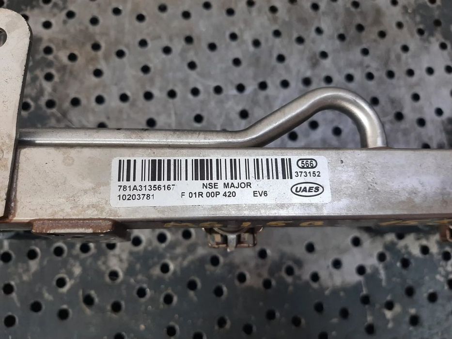 rampa cu injectoare 15s4c 1.5b mg zs suv  f01r00p420  f01r00m176