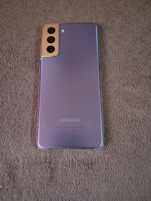 Продавам Samsung  Galaxy S21