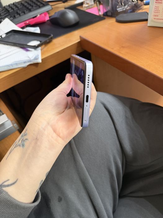Продам телефон xiaomi redmi note 14