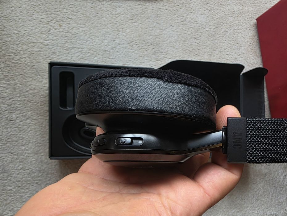 Casti JBL live 660NC