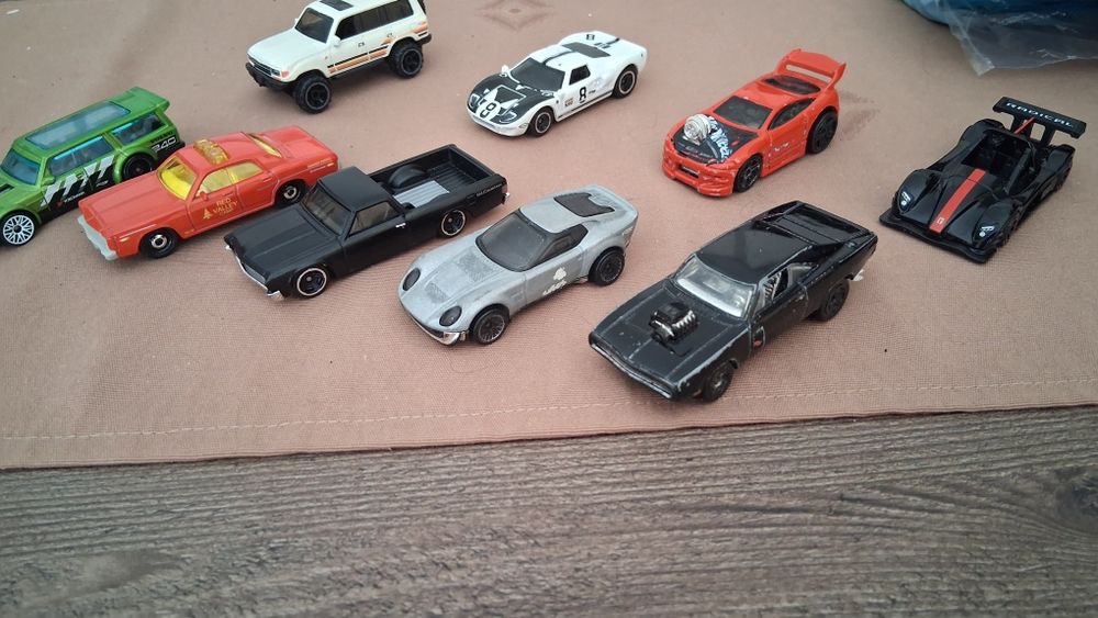 Hot wheels, matchbox