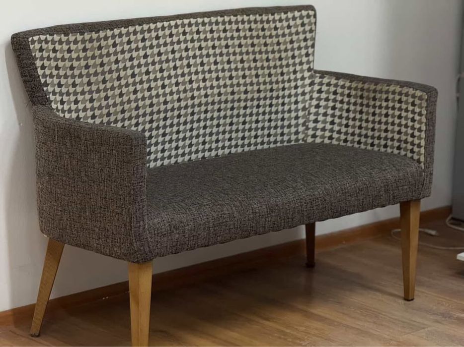 Диван офисный или же салонный