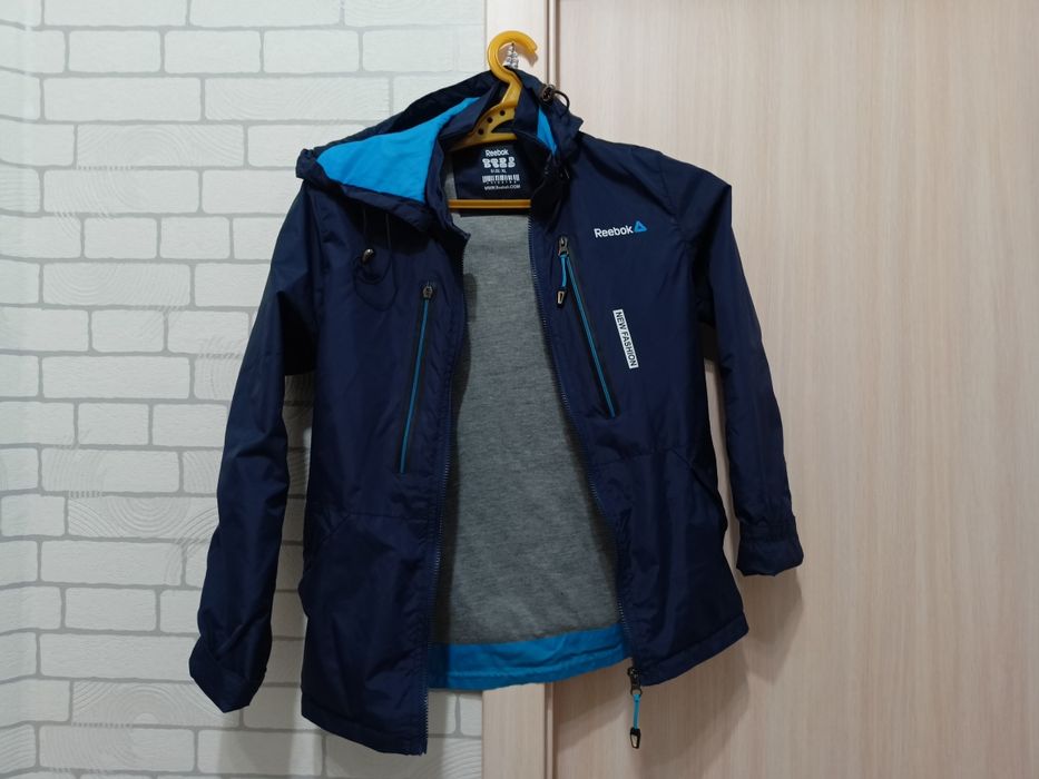 Куртка на мальчика 7-10лет.в отл сост.