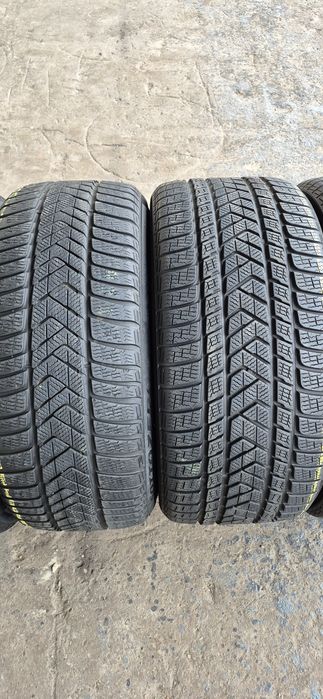 4 anvelope iarna Pirelli,fata 255/40/20,spate 285/35/20.Pretul este pe bucata.