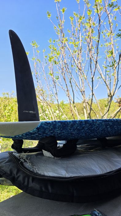 Placa windsurf 135 litri cu strapsuri si fina 36cm