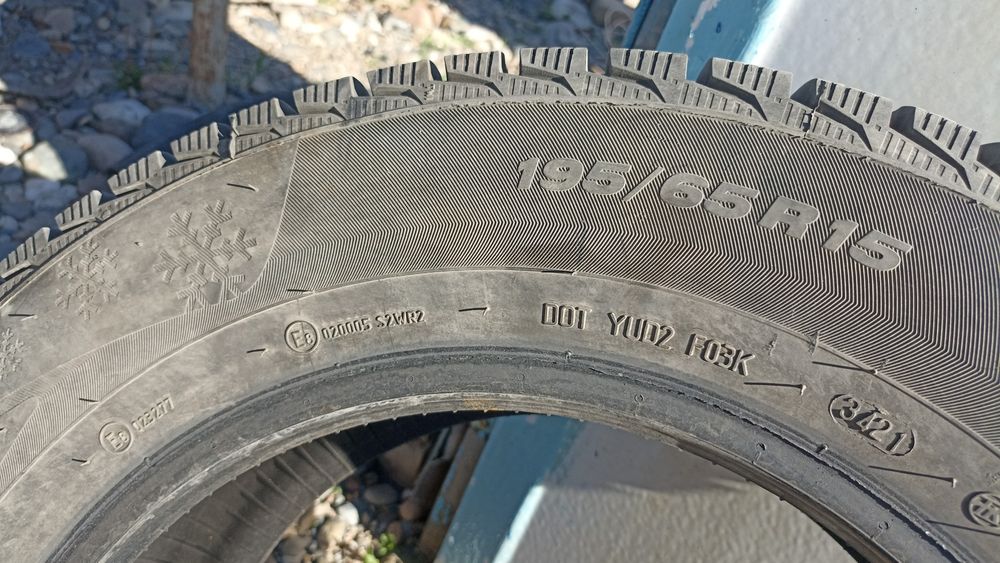 Продам комплект зимних шин