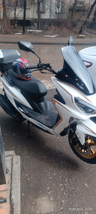 Продам скутер новый