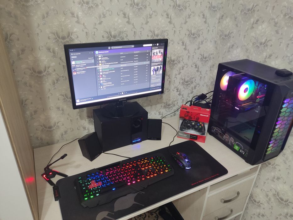 Игровой компьютер +геймпад в подарок