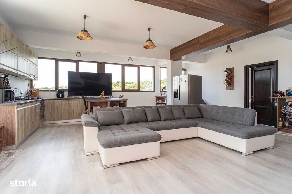 Penthouse 3 camere, 137 mp, terasă, parcare intabulată 9000 euro.
