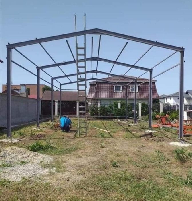 Vand panouri sandwich toate dimensiunile și strusturi metalice fara av