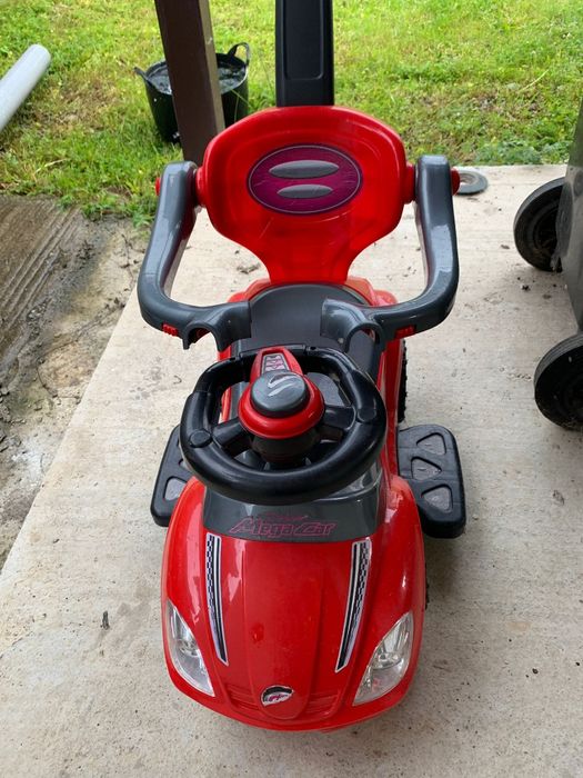 Mașinuța pentru plimbat copii 1-3ani