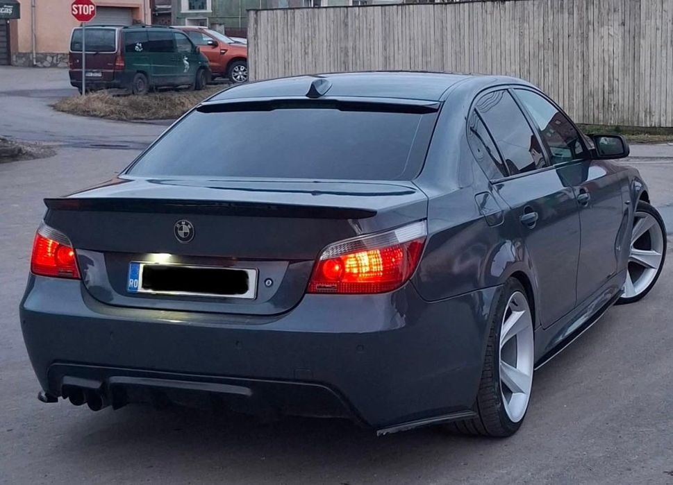 Difuzor Cu Striații Evacuare Stânga BMW Seria 5 E60-E61 M Pachet