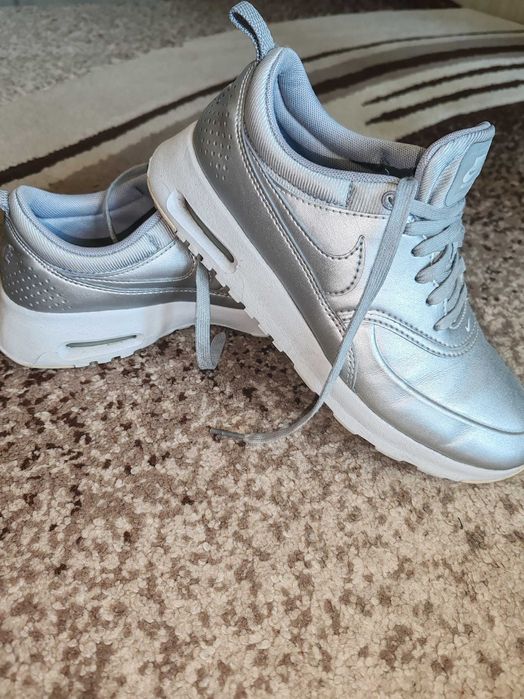 Дамски маратонки Nike