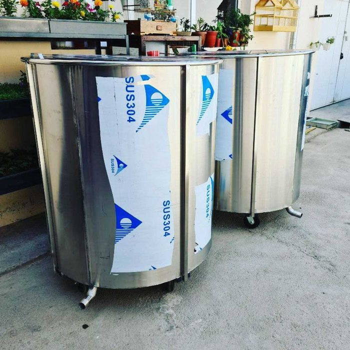 Ёмкость для сохранение жидкости. Нержавейка цех. Nerjaveka. 1тонна