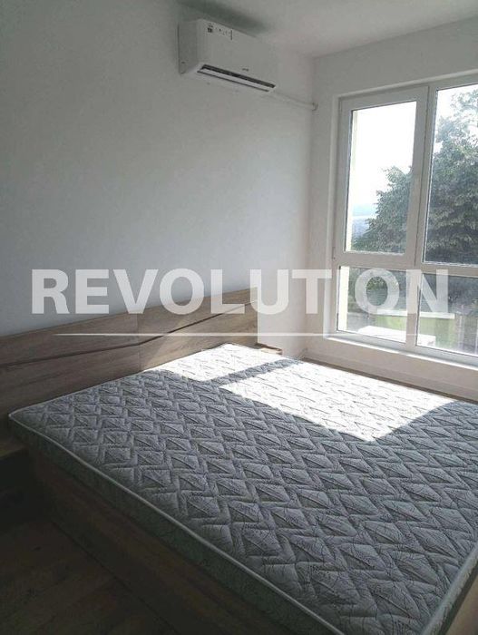 Дава се под наем Двустаен апартамент в Варна, м-т Пчелина - 70 кв.м за 500 € - Снимка #4