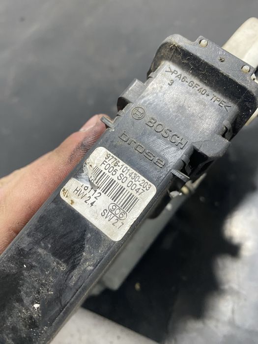 Motoras macara stanga fata Volkswagen Golf 4 Modul bora 1997-2005