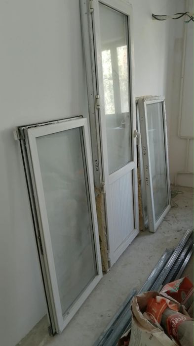 Продам пластиковые окна и дверь