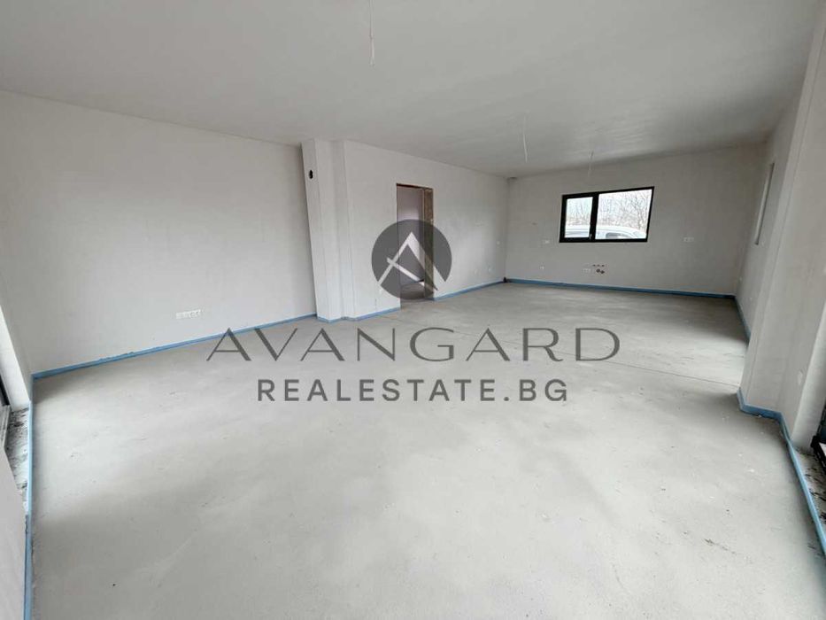 оф.25533 Двуетажна къща с двоен гараж/ Кючук Париж