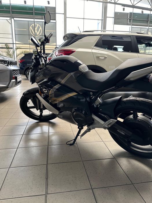 Motocicleta electrica Super Soco street hunter Ts
