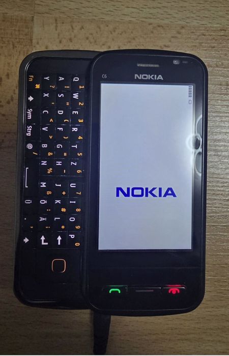 Nokia C6-00  colecție