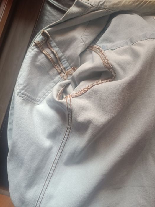 Geaca de blugi purtata